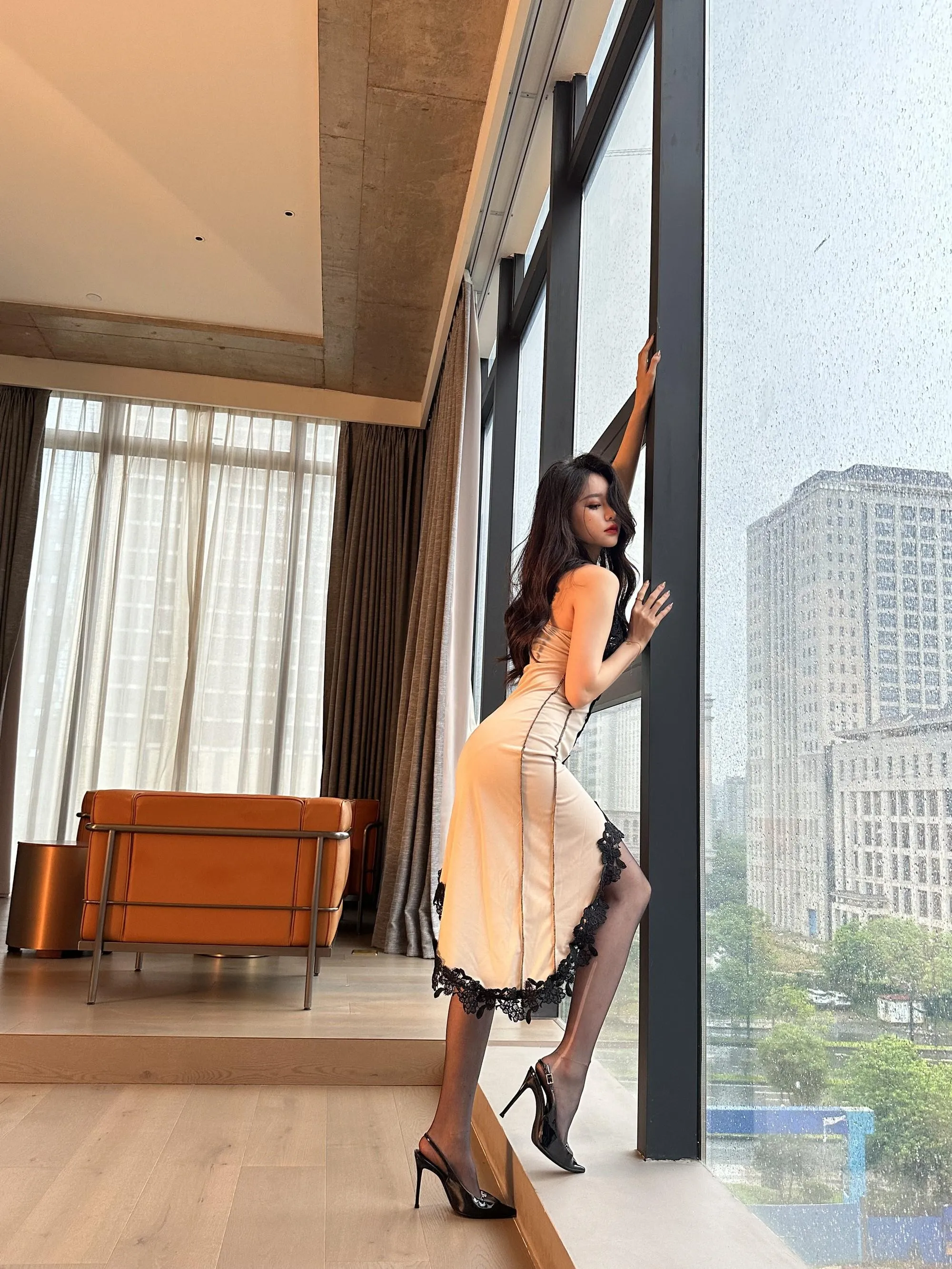 Sia不吃鱼 – NO.020 细腰翘臀黑丝 [29P]插图